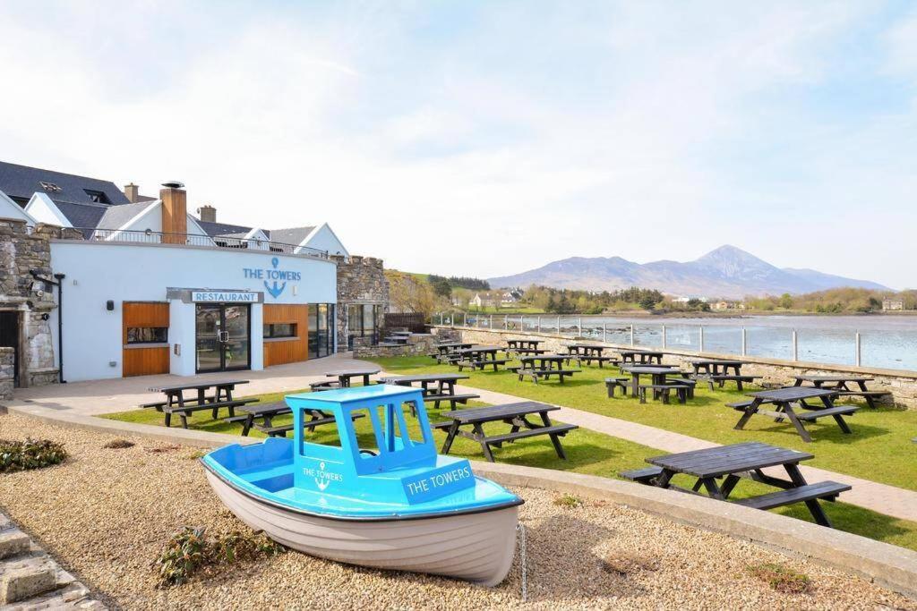 Апартаменты Clew Bay Balcony Views - Westport Quay Apt Экстерьер фото